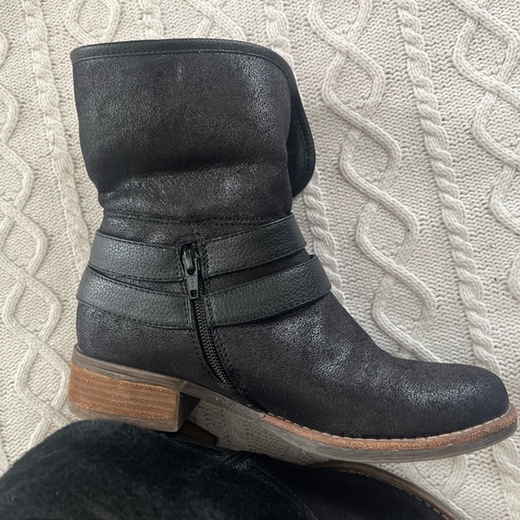 G.H. Bass & Co. Black Leather Ankle Booties with Faux Fur Women’s size 9 - Picture 13 of 13